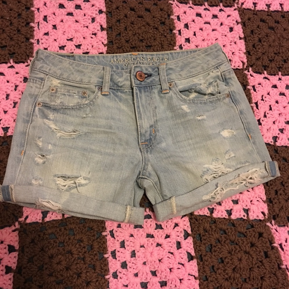 American Eagle Distressed Boy Midi Shorts